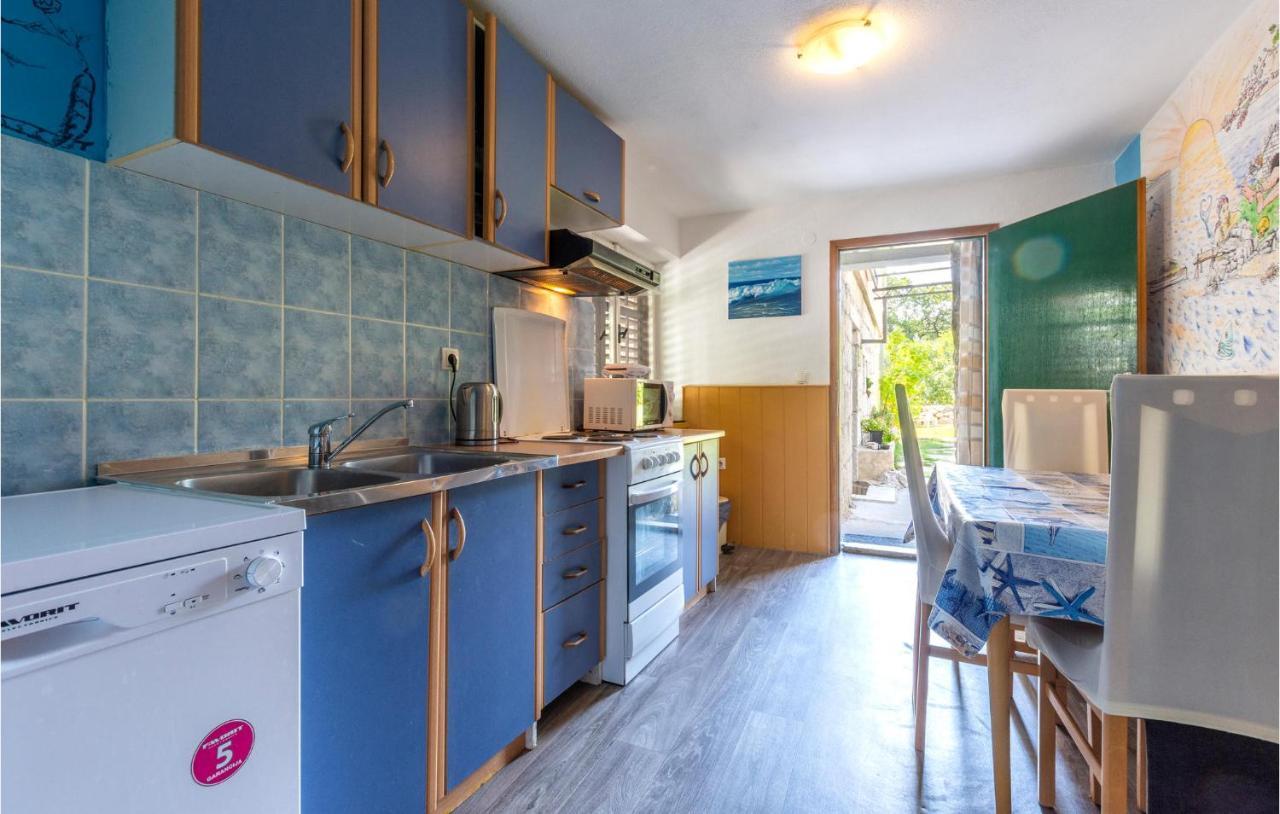 Lovely Apartment In Omis With Kitchen Dış mekan fotoğraf