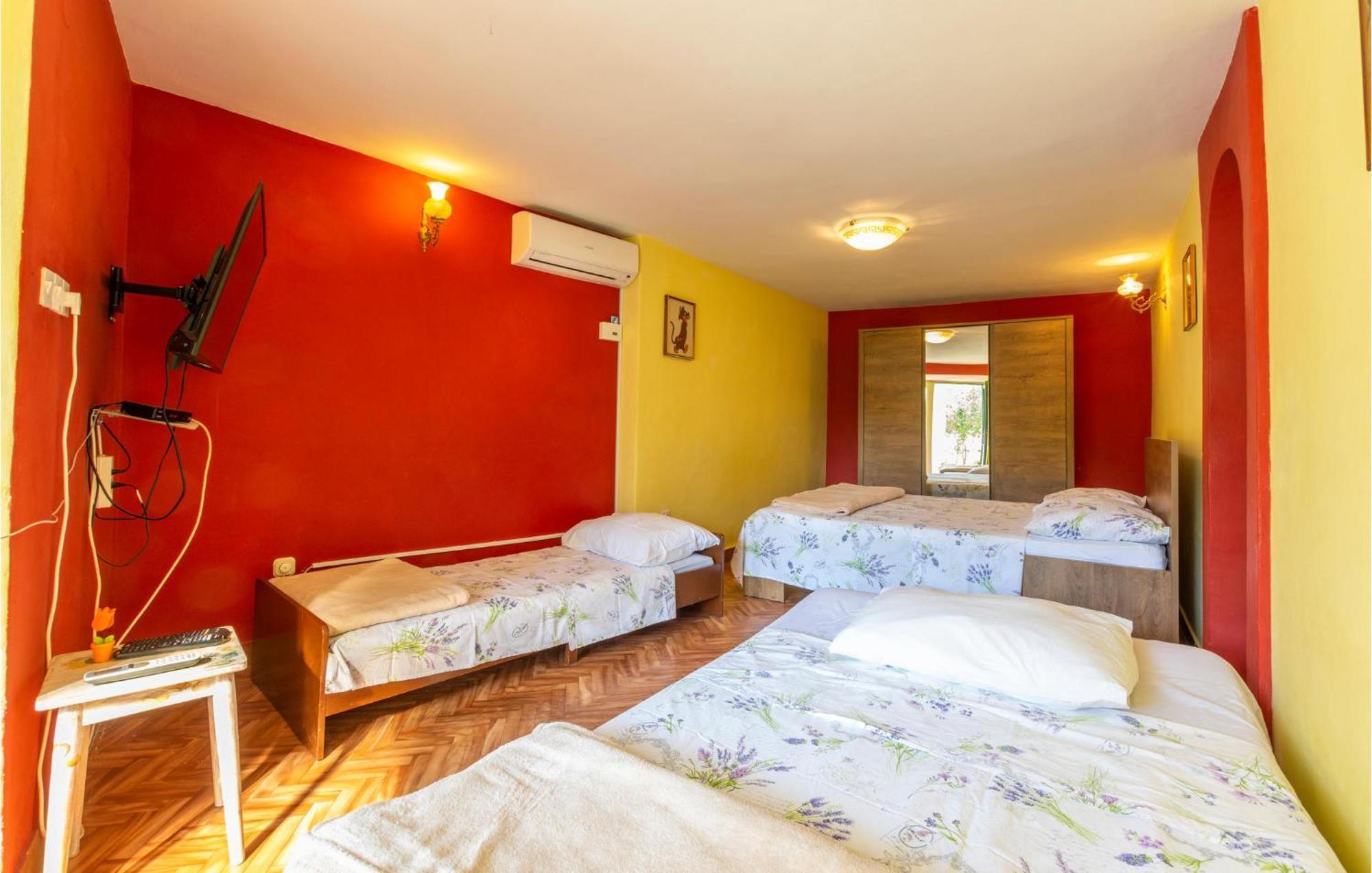 Lovely Apartment In Omis With Kitchen Dış mekan fotoğraf
