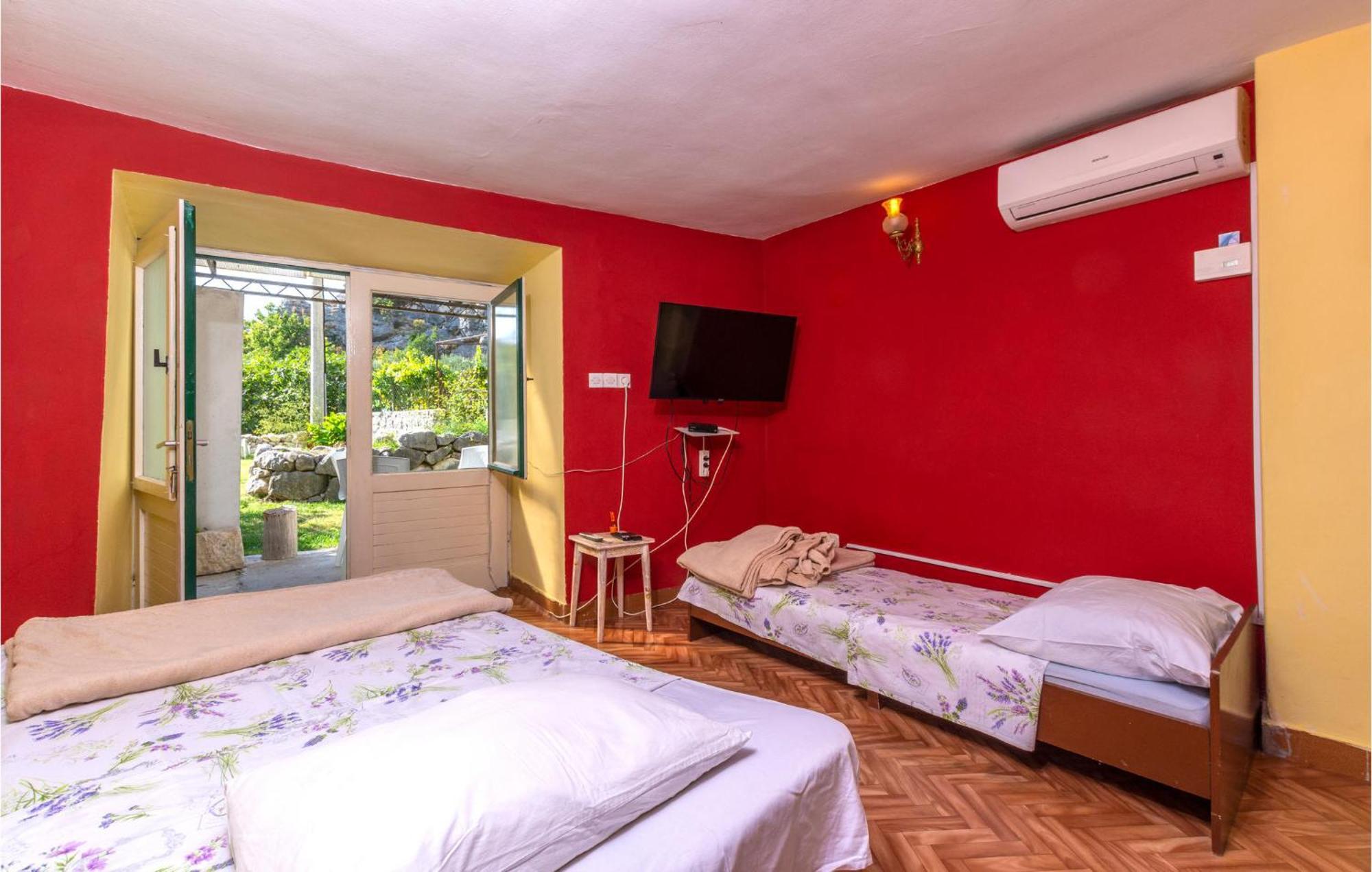 Lovely Apartment In Omis With Kitchen Dış mekan fotoğraf
