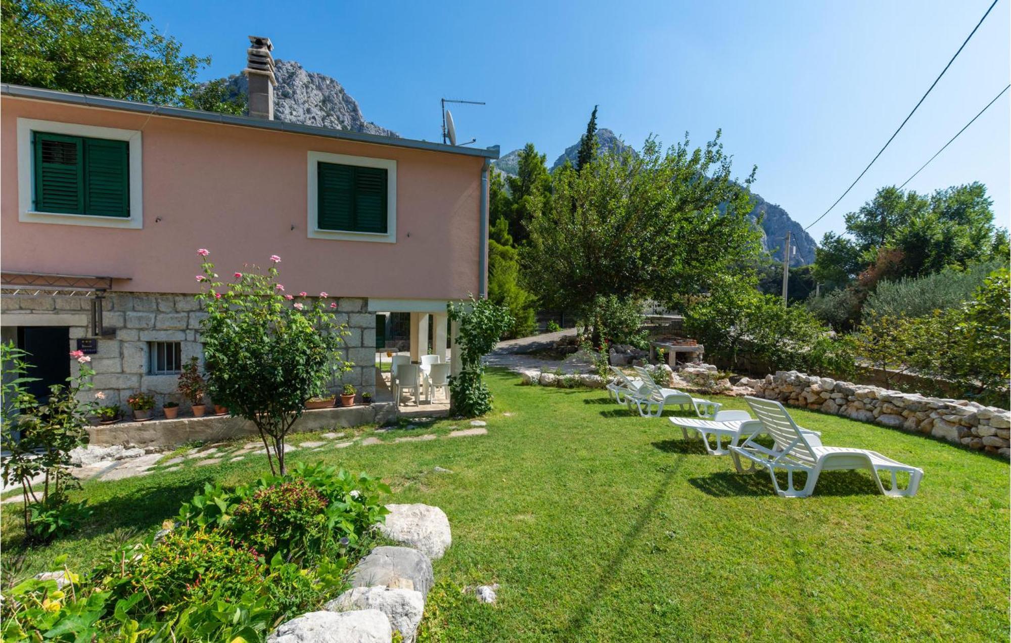 Lovely Apartment In Omis With Kitchen Dış mekan fotoğraf