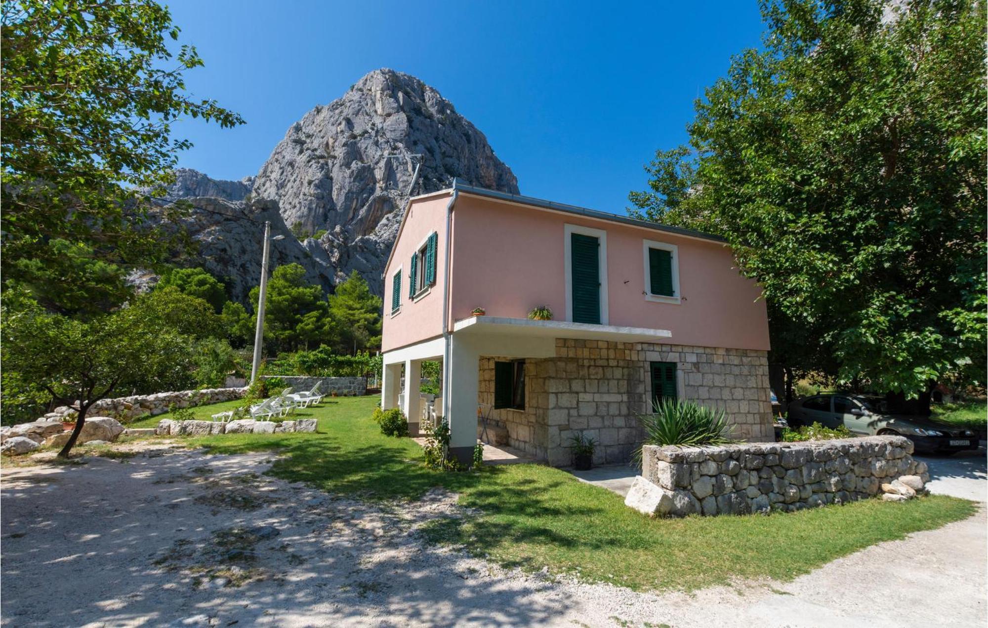 Lovely Apartment In Omis With Kitchen Dış mekan fotoğraf