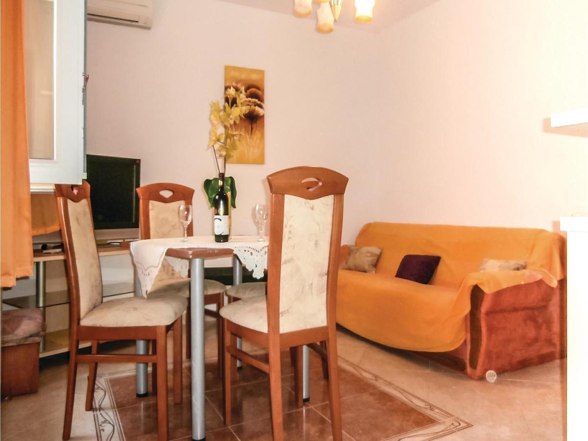 Lovely Apartment In Omis With Kitchen Dış mekan fotoğraf