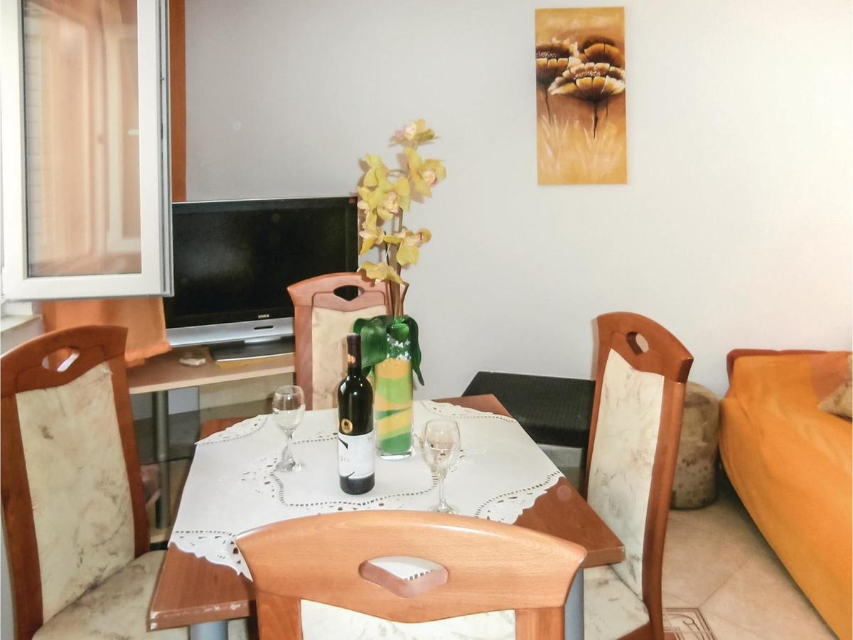 Lovely Apartment In Omis With Kitchen Dış mekan fotoğraf